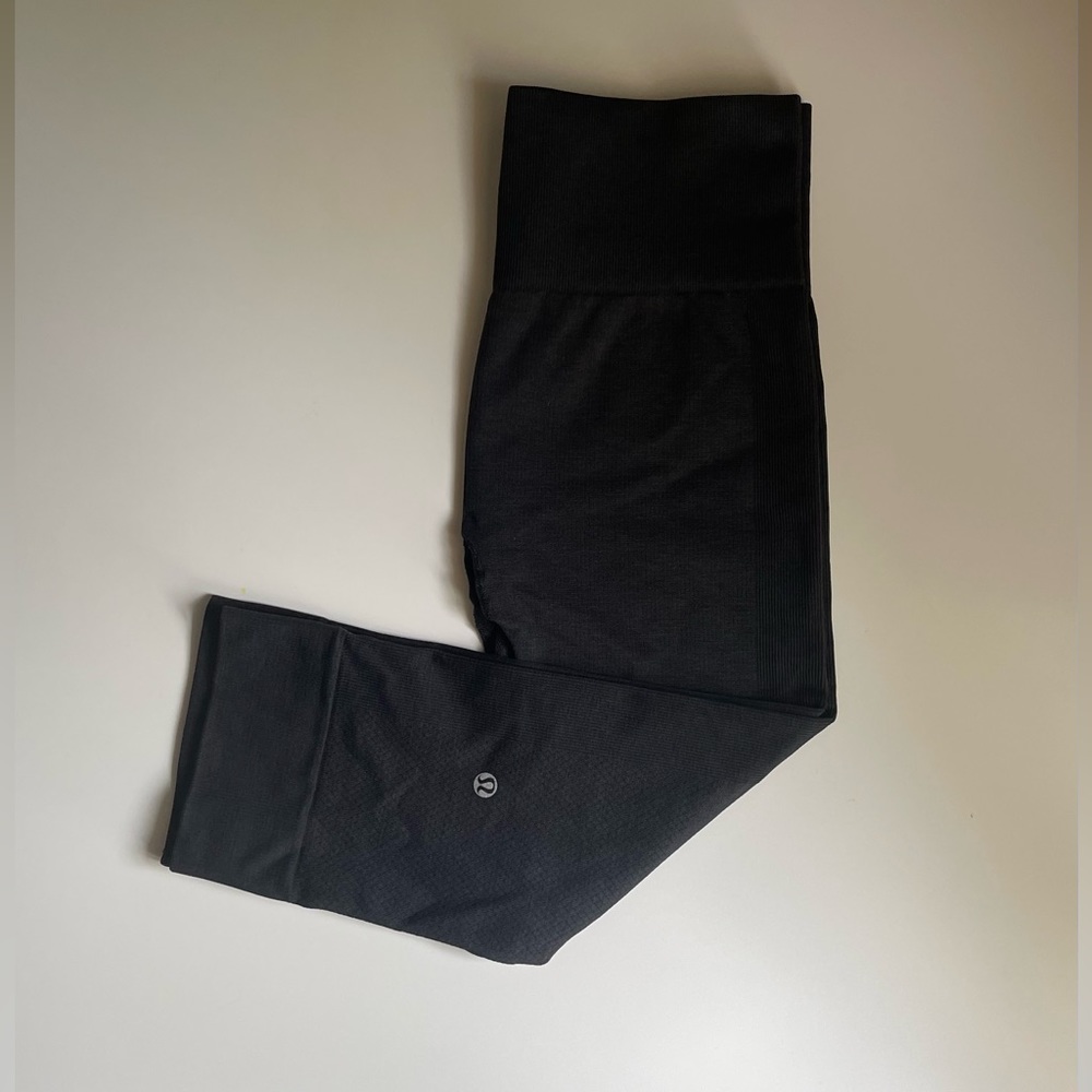 Lululemon Seamlessly Street Crop (First Release)
